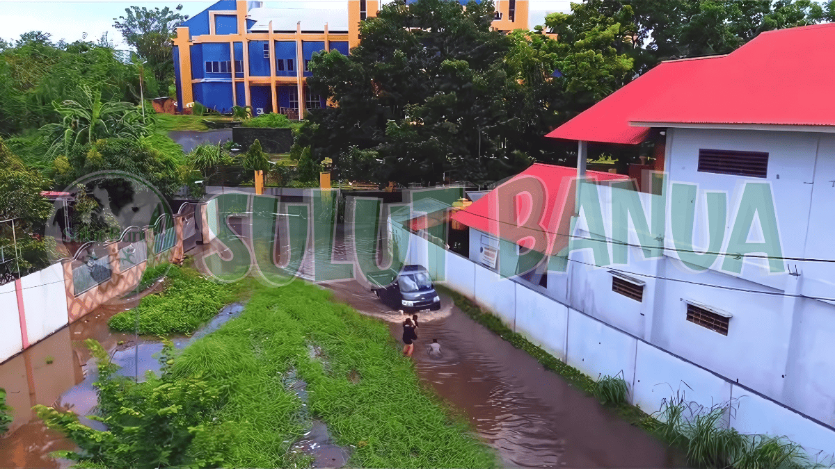 Lokasi banjir di Girian Bitung depan Gedung Kesenian.